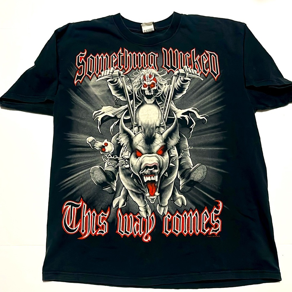 Liquid blue short sleeve shirt size XL, "Something wicked this way comes”